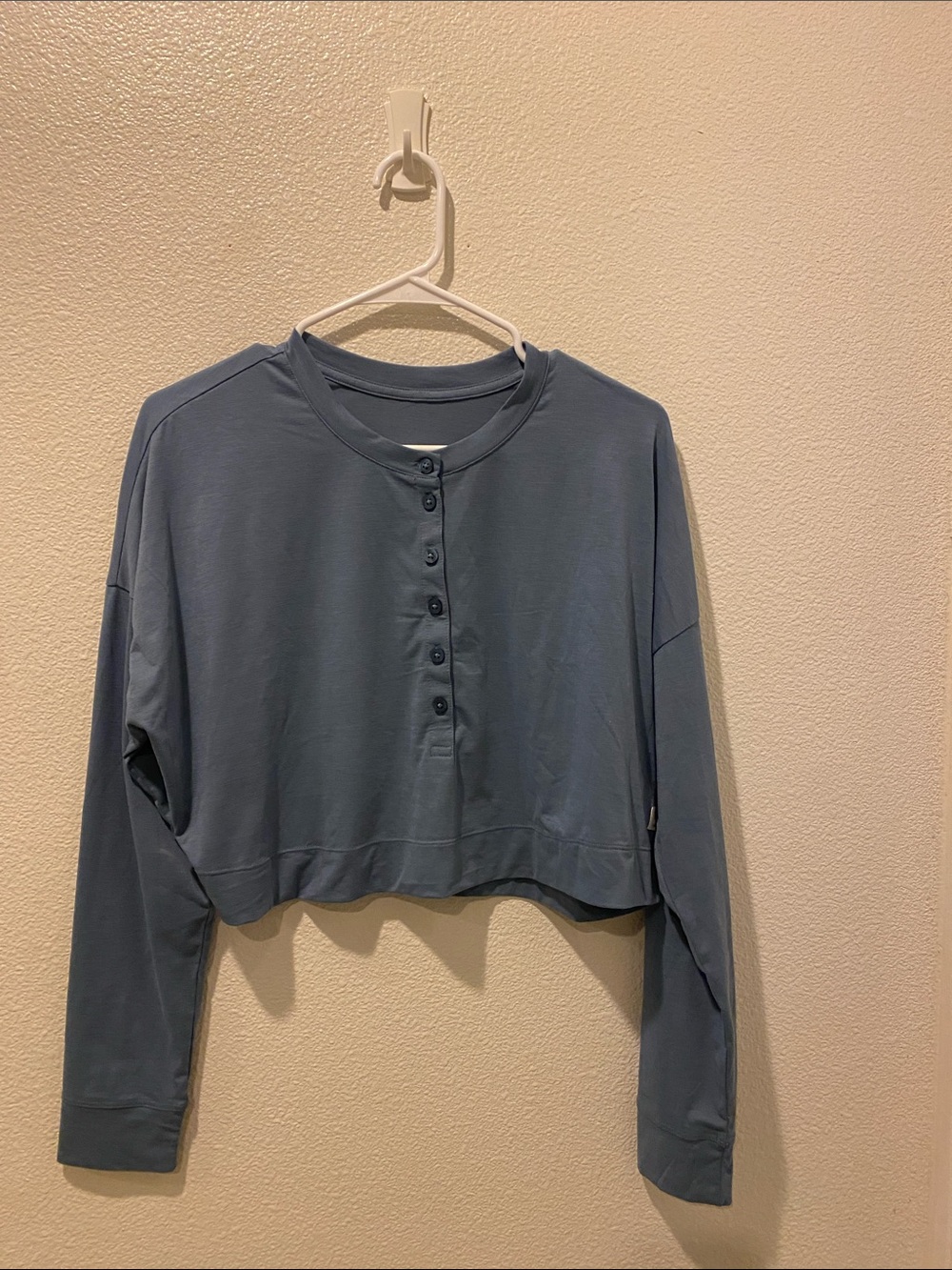 Vuori shirt size medium bluish gray
